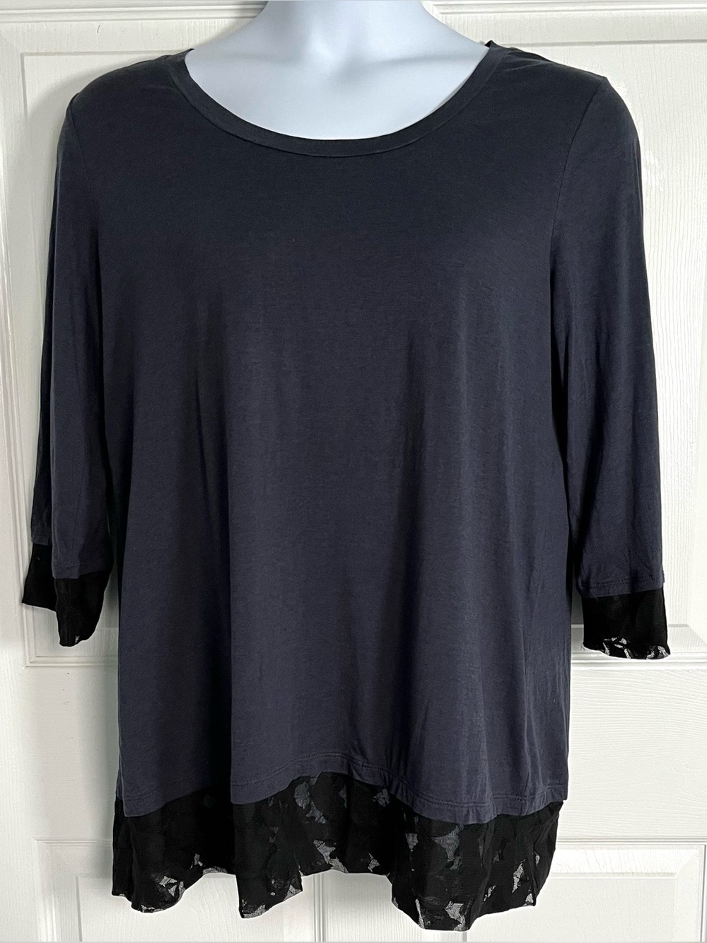 LOGO Lori Goldstein Navy Black Lace Hem Knit Tunic Top Large